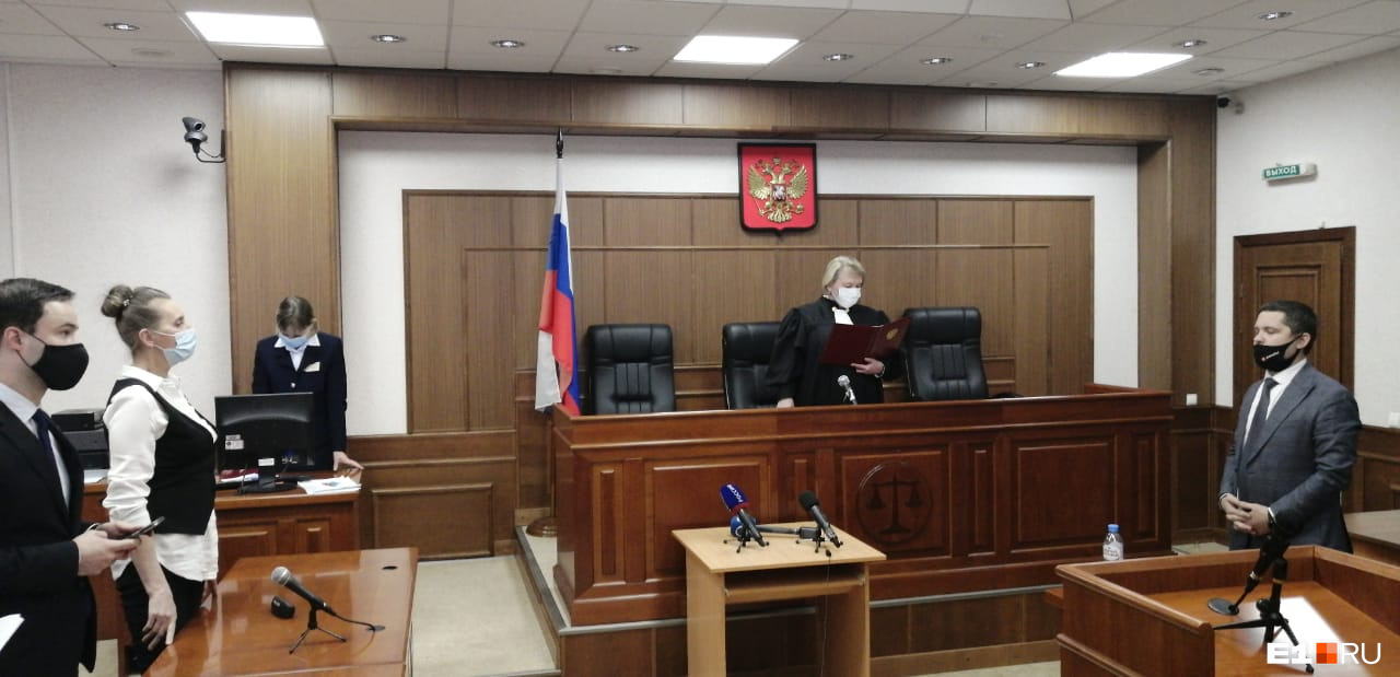 Судья отказалась отпускать фотографа Лошагина из колонии Судья отказалась отпускать фотографа Лошагина из колонии