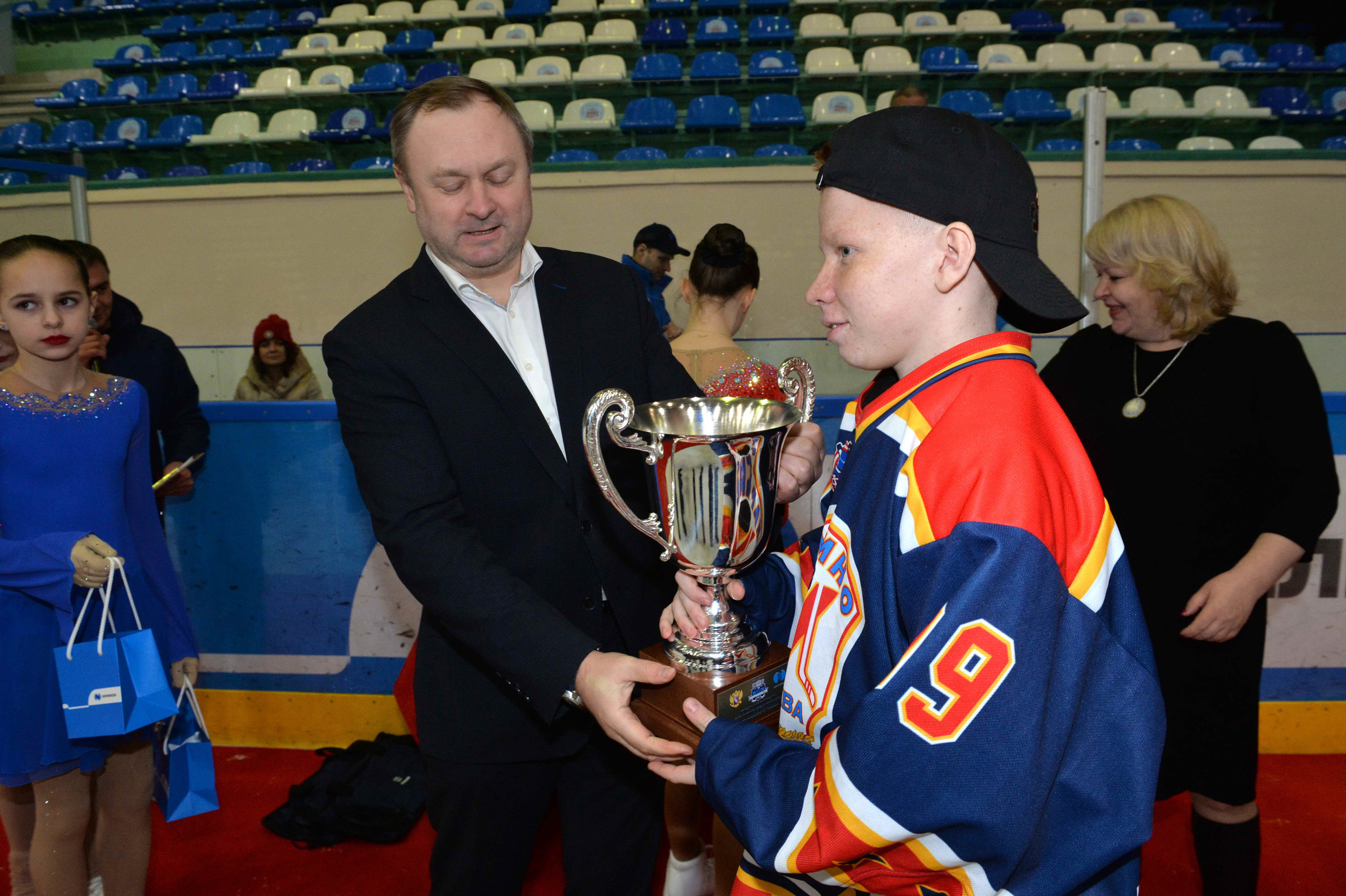 Вячеслав Щукин вручил победителям и призерам награды, а также памятные сувениры всем участникам