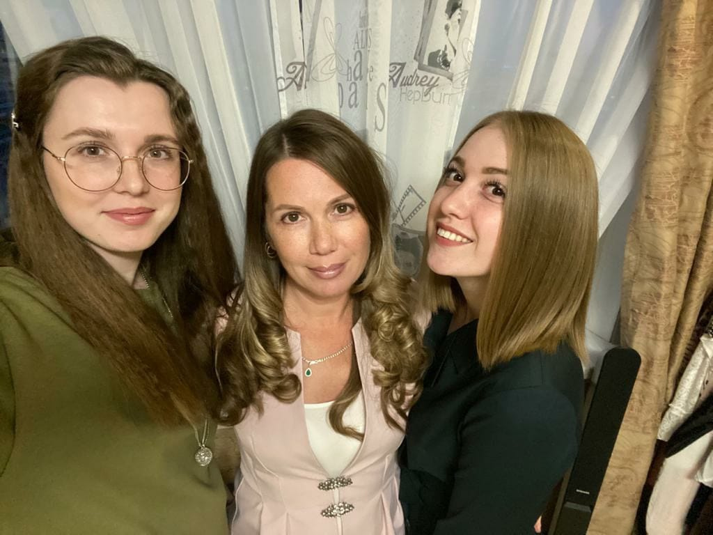 У Жанны две дочери, одна — врач-педиатр, а вторая сотрудница полиции У Жанны две дочери, одна — врач-педиатр, а вторая сотрудница полиции