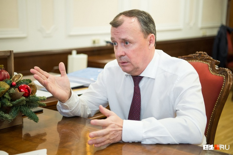 Главный козырь Алексея Орлова — поддержка областных властей, он обещает конвертировать ее в деньги для города
