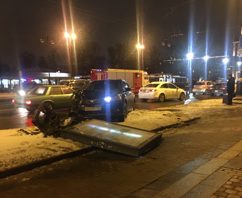 Дтп и чп санкт петербург сводка. ДТП на Московском проспекте. Авария в Санкт-Петербурге за последние сутки 2021. ДТП на Московском проспекте СПБ. 24.04.2019 Санкт Петербург Адмиралтейский ДТП.