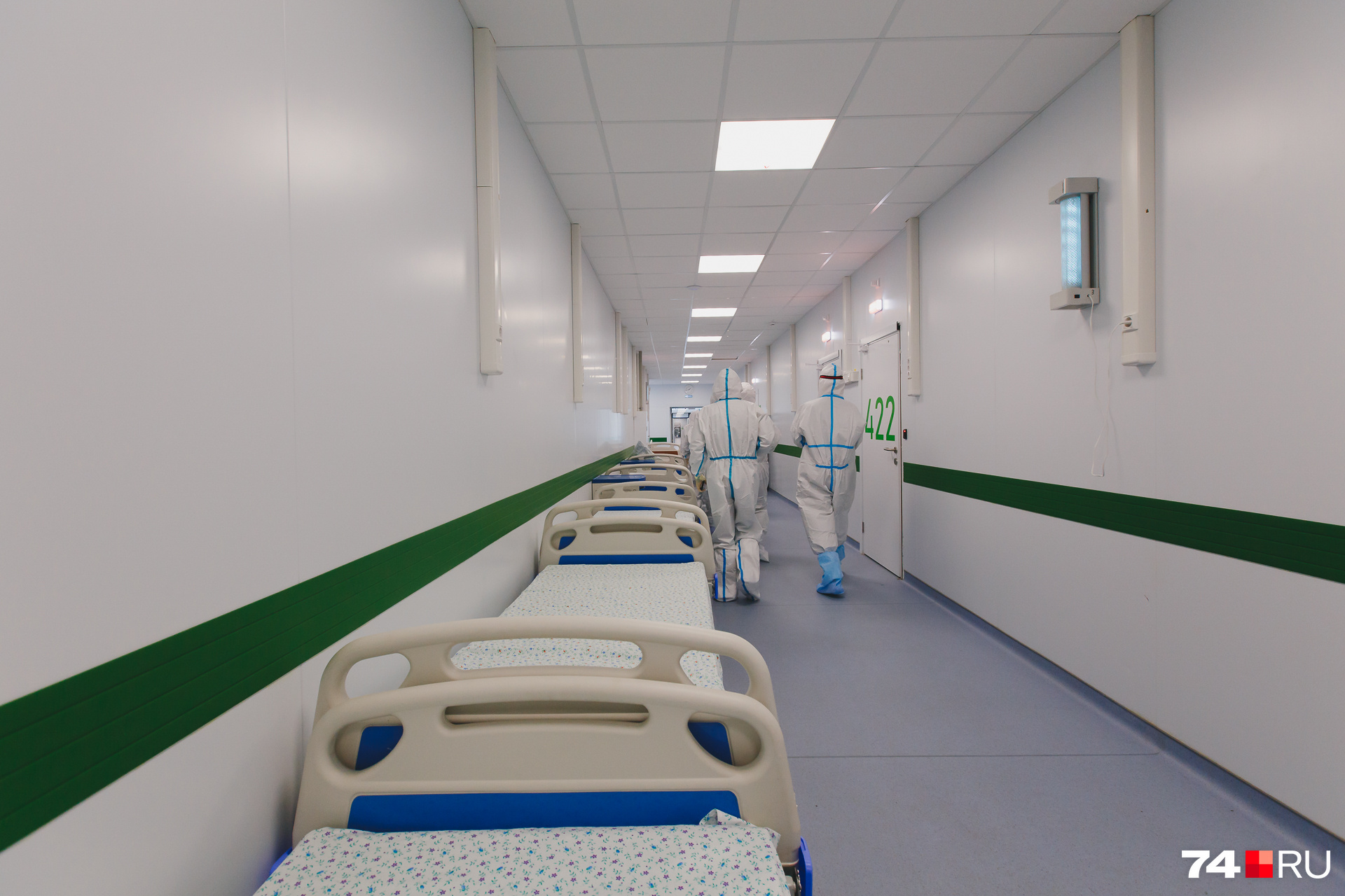 На случай серьезной вспышки в этой больнице койки и кислород предусмотрены даже в коридорах