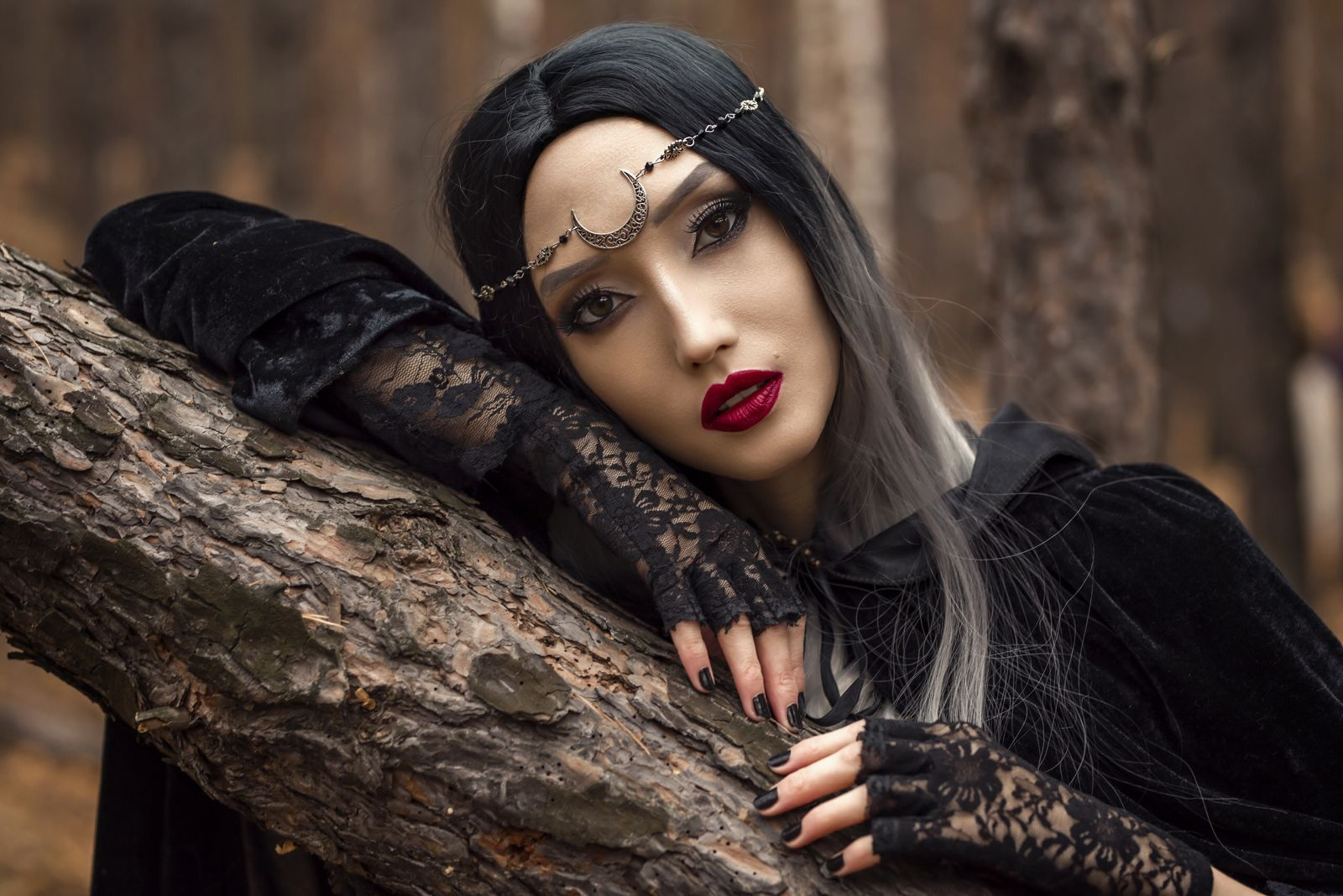 Организатор проекта Ирина Воинкова и сама переоделась в ведьму