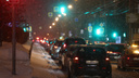 Толпы в метро, на дорогах — коллапс: как Новосибирск застыл в пробках из-за метели
