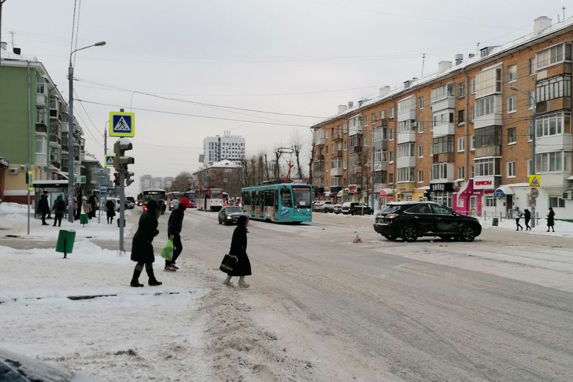 Пермь 16. Пермь перекресток улиц мира и Леонова ДТП. Пермь перекресток улиц мира и Леонова 1999 год. Пермь перекресток улиц мира и Леонова 2002 год. Пермь перекресток улиц мира и Леонова 2000 год.