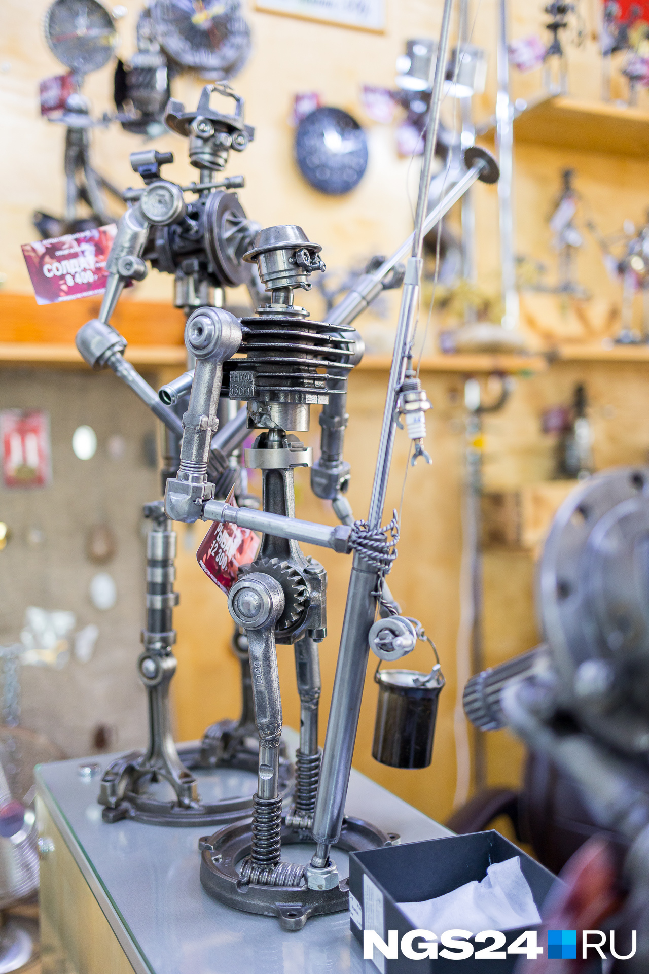 Рыбаки — одни из самых популярных роботов в коллекции мастера