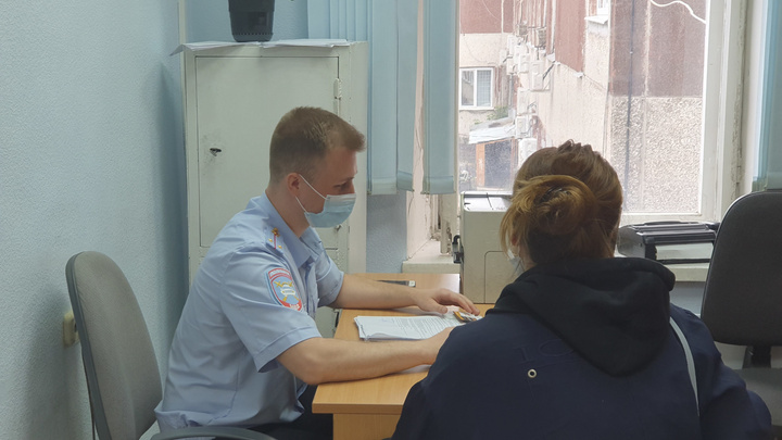 В Екатеринбурге девушку привлекли к ответственности за езду на электросамокате без прав