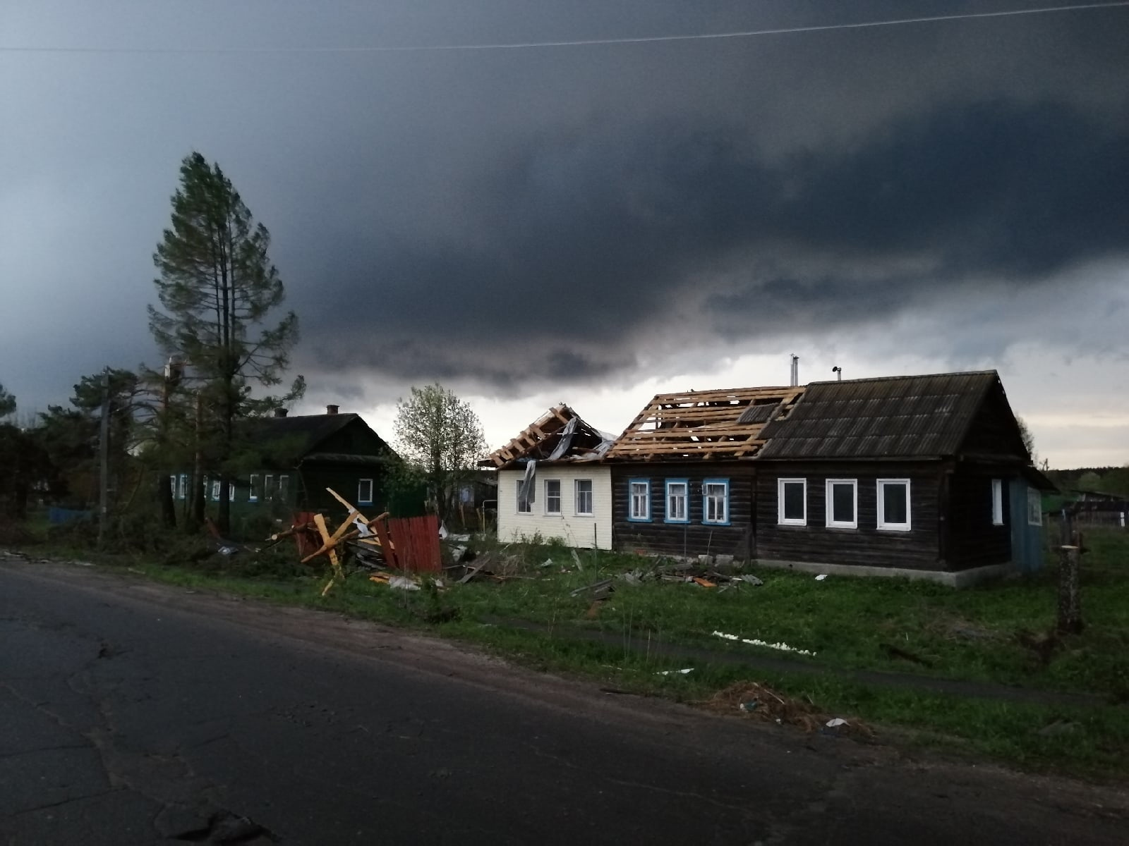 Дому нужен ремонт Дому нужен ремонт
