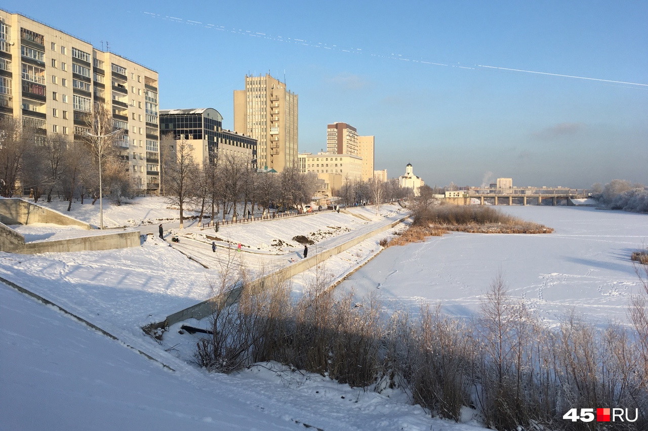 Погода в кургане на февраль 2024. Винштейн Курган. Мост КСМ Курган зима. Курган весной фото.