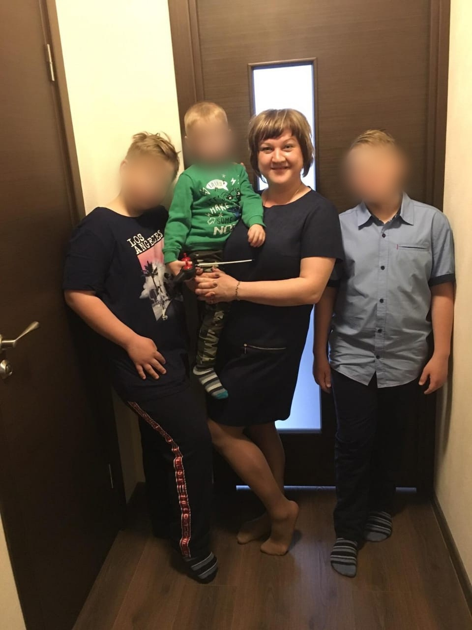 Семья погибших — мать Ольга и трое детей. На момент аварии им было 12, 11 и 3 года.