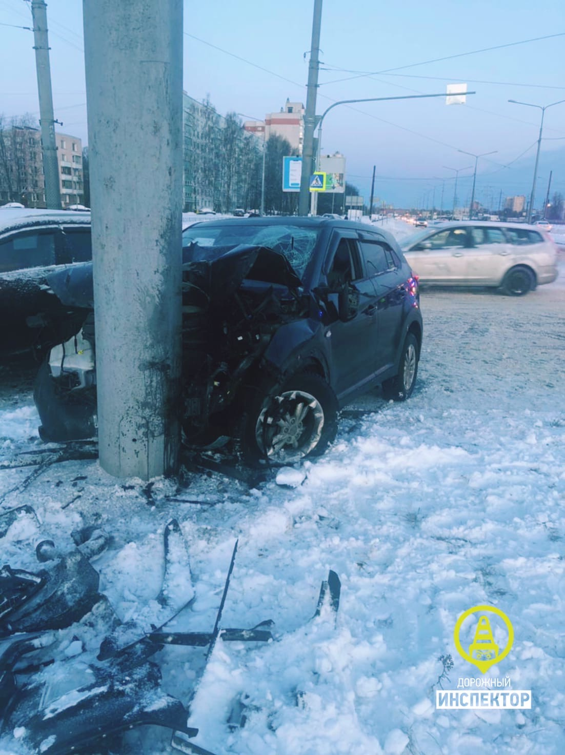 Молодой водитель разбил мамину машину об столб и угодил в больницу в  Петербурге 7 марта 2021 года - 7 марта 2021 - ФОНТАНКА.ру