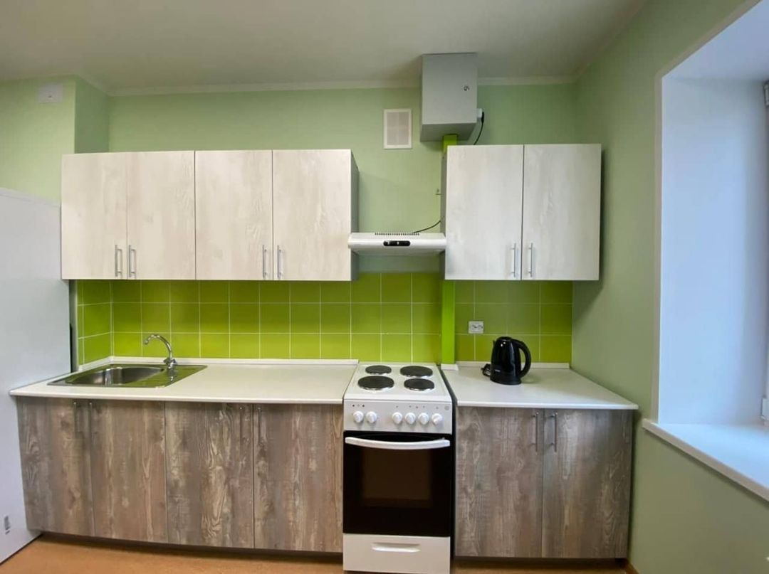 В общежитии установлены современные кухни, каждая рассчитана на два блока или четыре комнаты
