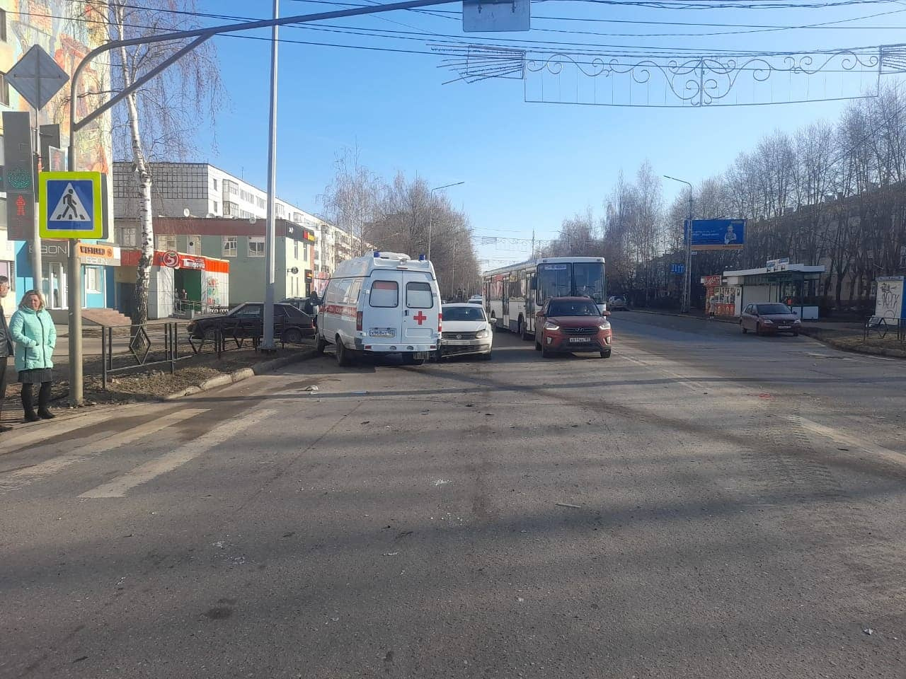 В ДТП, кроме скорой, попали еще две машины В ДТП, кроме скорой, попали еще две машины