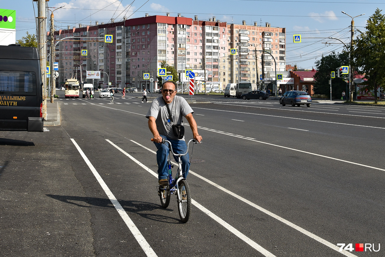 Челябинский велосипедист благодарит город за создание выделенной полосы
