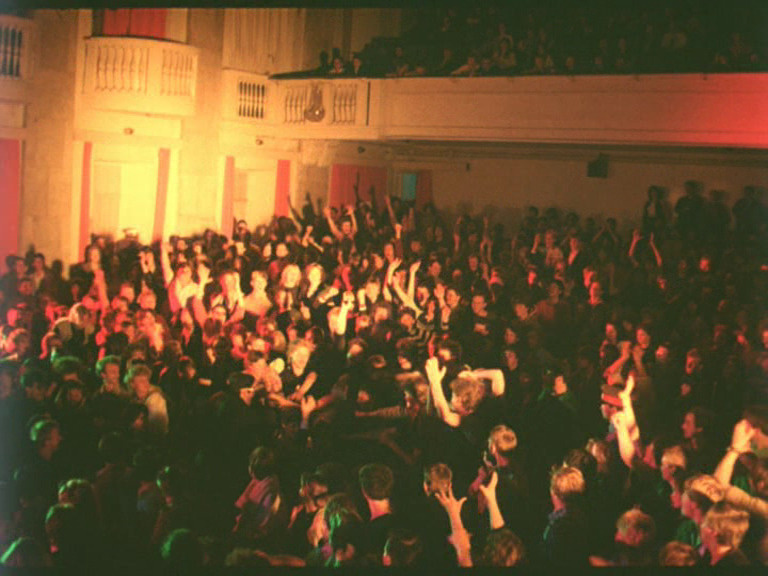 Зал&nbsp;Ленинградского рок-клуба. Кадр из фильма «Взломщик»