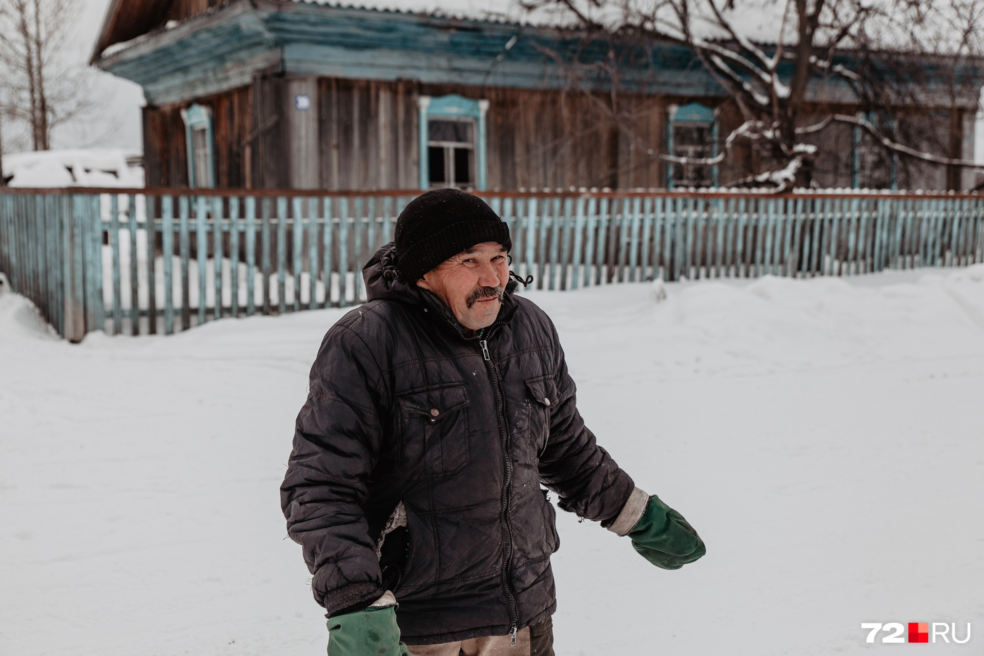 Рябикову 56 лет. Живет он один Рябикову 56 лет. Живет он один