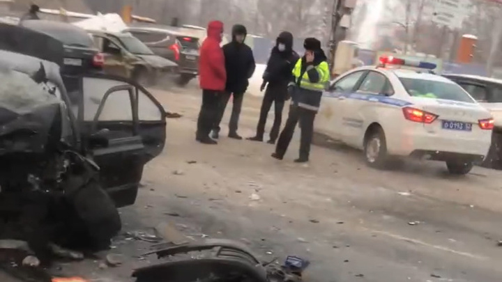 Два человека погибли в аварии на проспекте Гагарина ранним утром