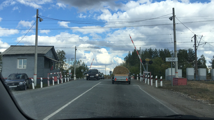 Трассу Екатеринбург — Курган перекроют из-за аварийного переезда