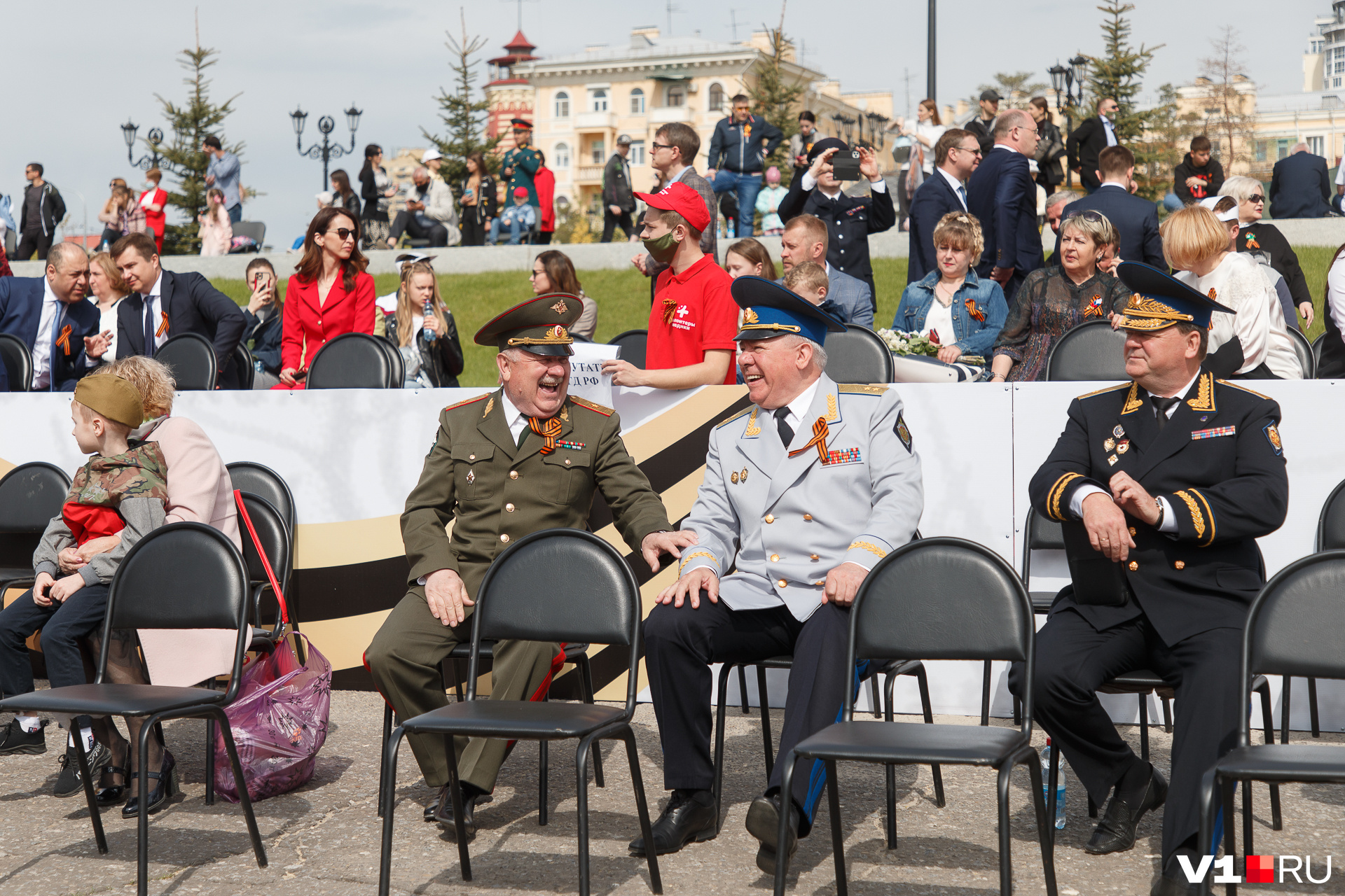 19 ноября праздник в волгограде. Парад Победы 2021 трибуны. Курган парад Победы 2021. Парад 9 мая в Украине. День Победы в Кургане 2021.