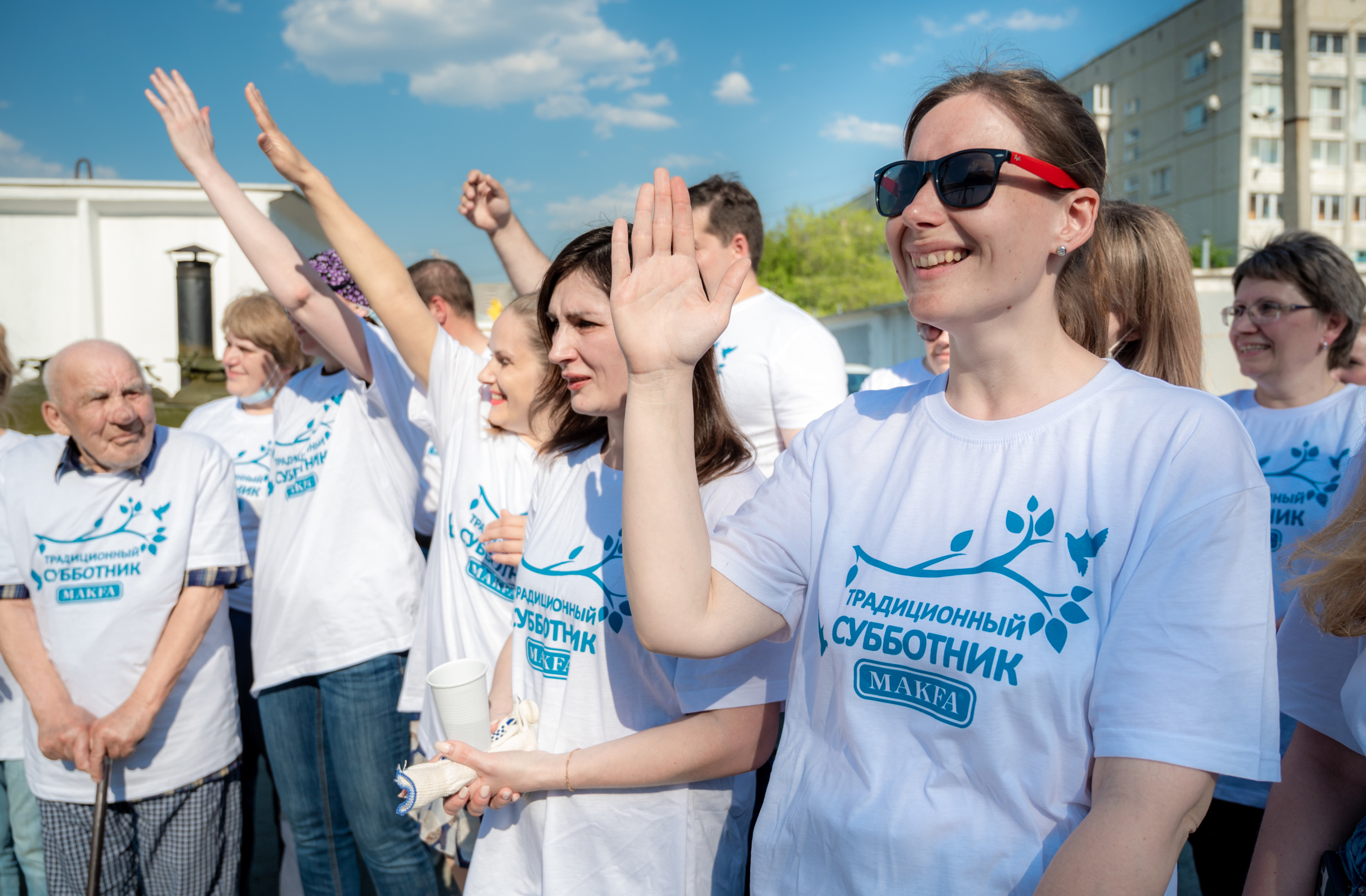 Традиционная викторина в этом году посвящена космосу. Для разминки простой вопрос: «Как называется галактика, где мы живем?» Ответить легко — Млечный Путь Традиционная викторина в этом году посвящена космосу. Для разминки простой вопрос: «Как называется галактика, где мы живем?» Ответить легко — Млечный Путь
