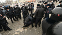 «Выбежала целая армия ОМОНа»: акция протеста в Екатеринбурге завершилась массовыми задержаниями