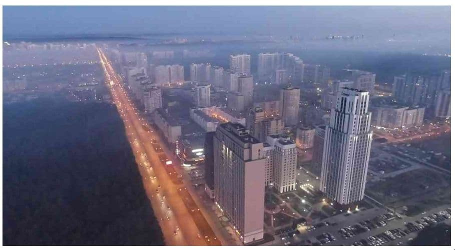 Утром вновь город накрыло смогом Утром вновь город накрыло смогом