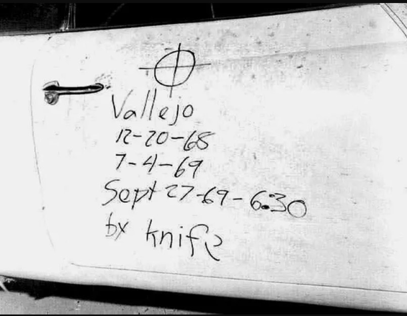 Надписи на одной из дверей машины Брайана Хартнелла 27 сентября 1969 года