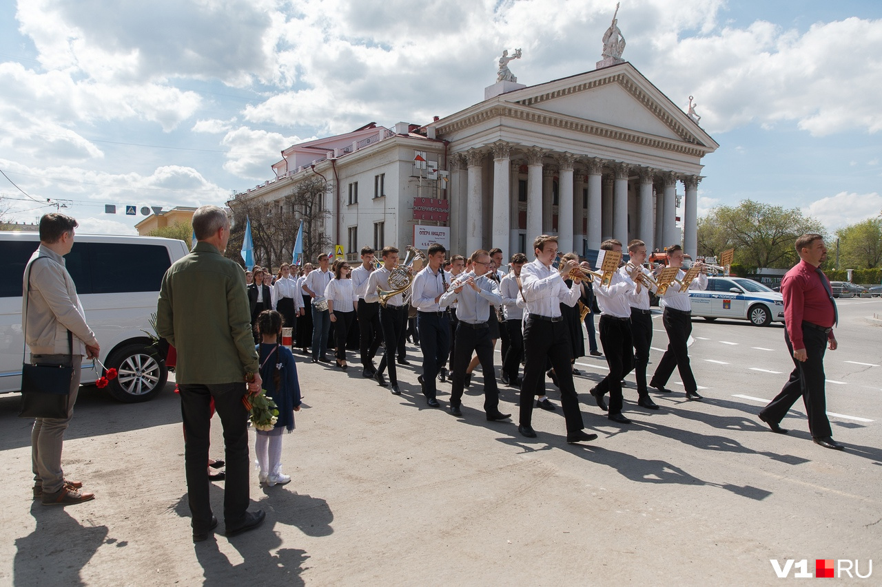 После 9 волгоград. Волгоград 9 мая 2021. День города Волгоград 2021. Концерты в Волгограде 2021 в мае. Фото детей Волгограда в день Победы.