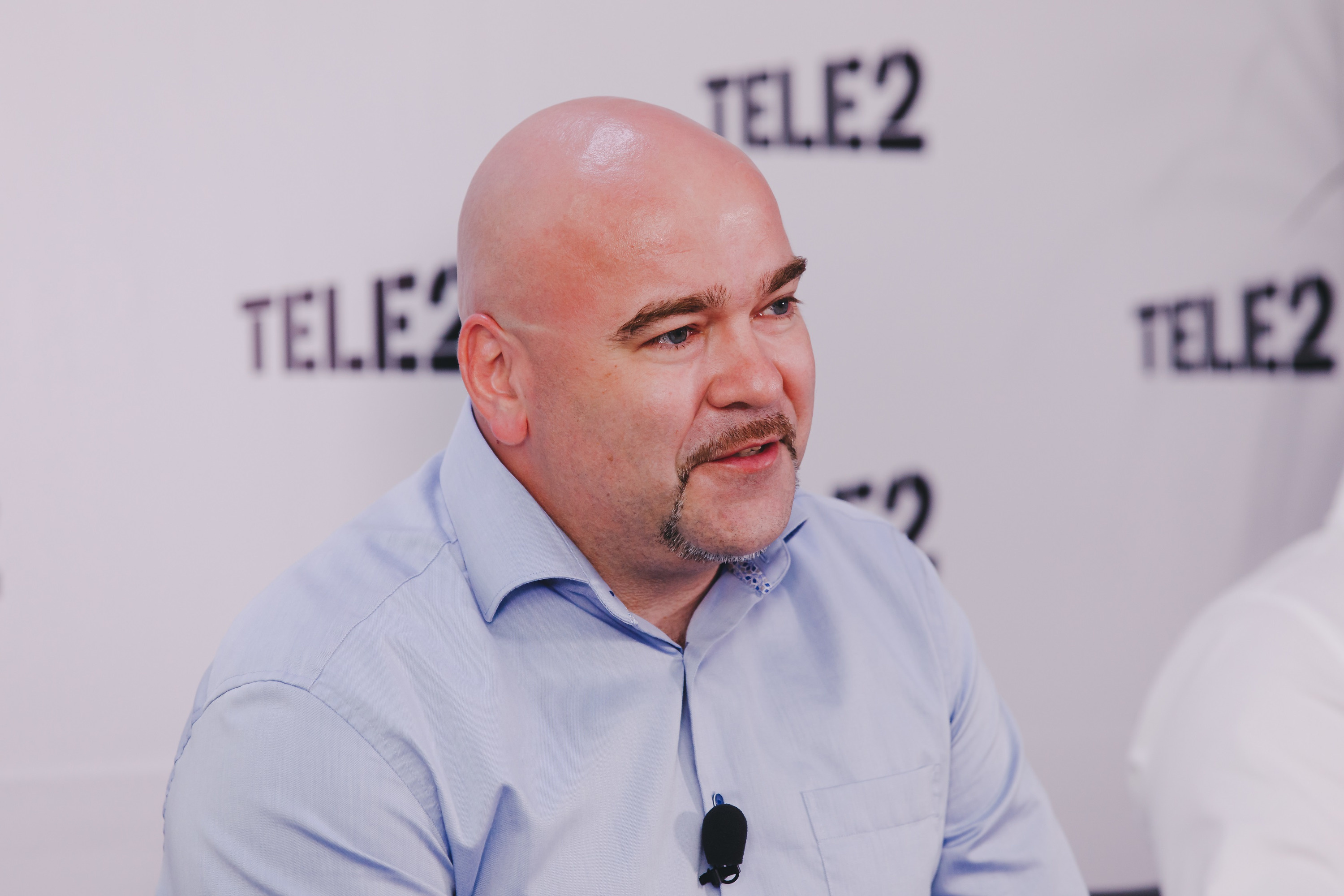 Николай Белогубец, директор по управлению продажами и клиентским сервисом Tele2