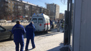 Скорая с пациентом попала в ДТП на оживленном перекрестке в Челябинске. В аварии пострадал фельдшер