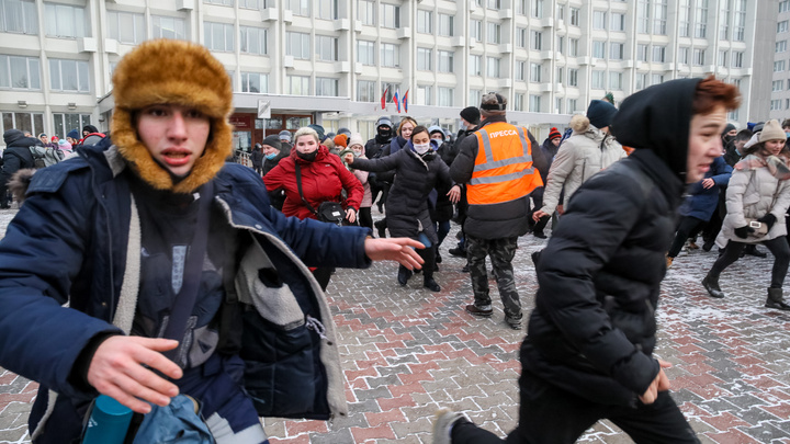«Аквадискотека» по-красноярски — главные фото с акции протеста