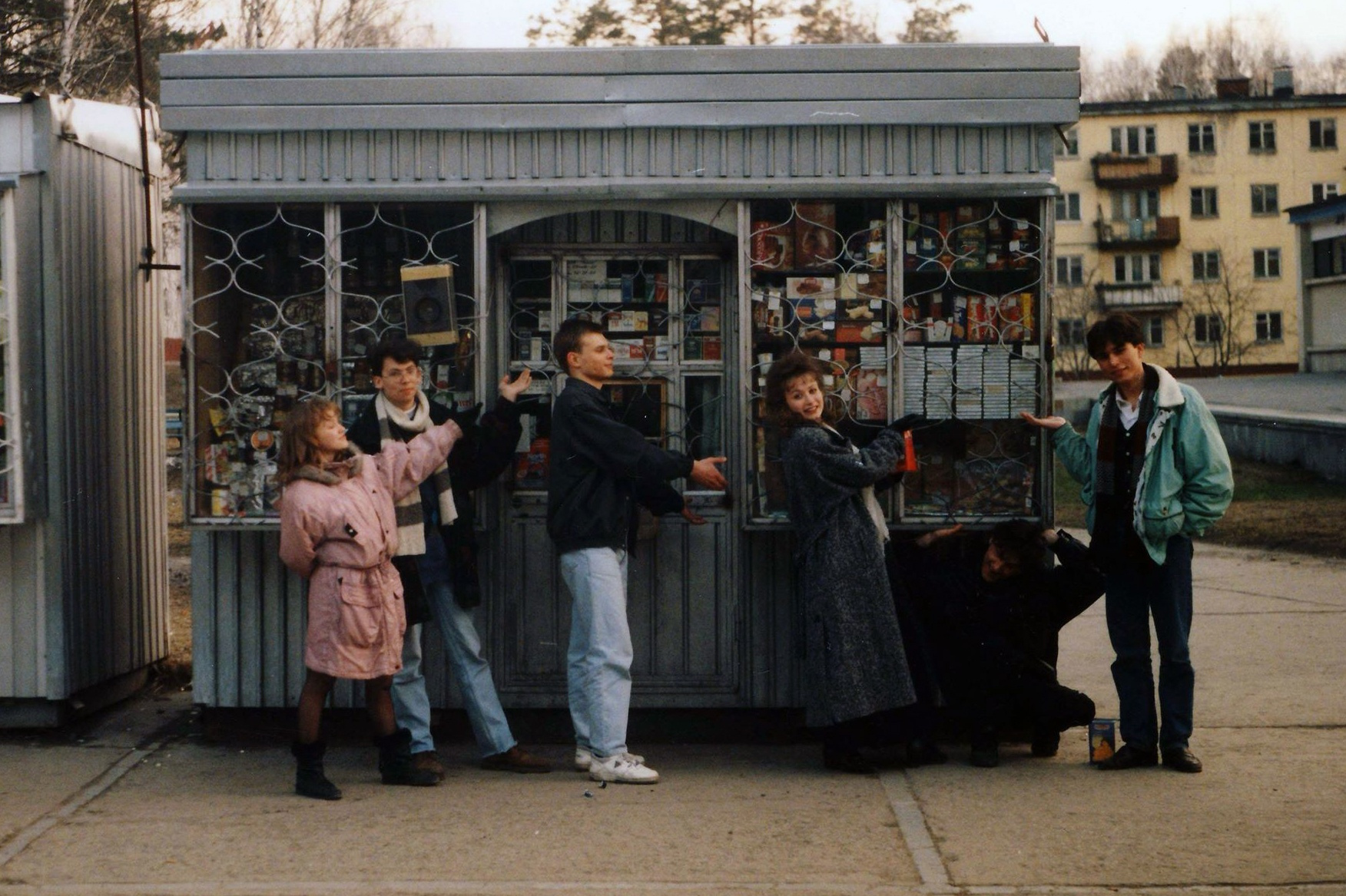 Коммерческий киоск на улице Ильича в Академгородке