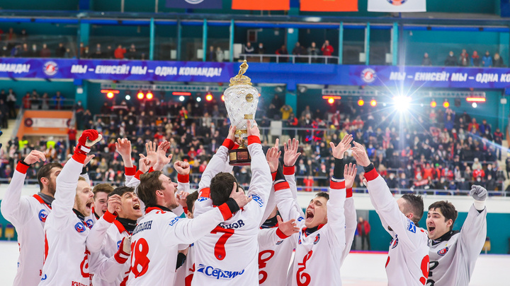 Как красноярский «Енисей» забрал себе кубок чемпиона России — главные фото