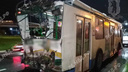 В Ярославле бетономешалка въехала в троллейбус: два человека пострадали
