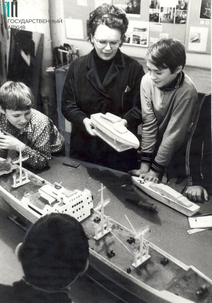 Школьники-судомоделисты Чайковской городской станции юных техников, 1986 год