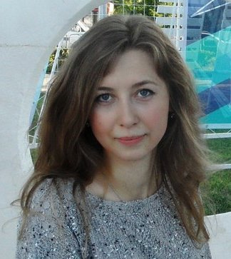 Александра Юминова закрыла дверь ремнем, чтобы туда не мог зайти стрелок Александра Юминова закрыла дверь ремнем, чтобы туда не мог зайти стрелок