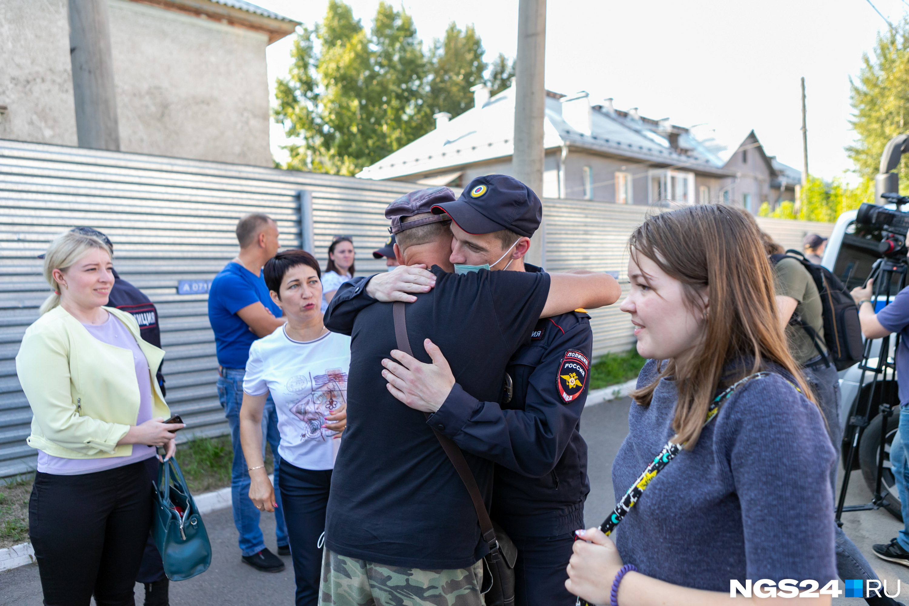Родители приехали поддержать своих детей Родители приехали поддержать своих детей
