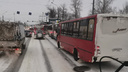В Ярославле на остановке столкнулись троллейбус и маршрутка