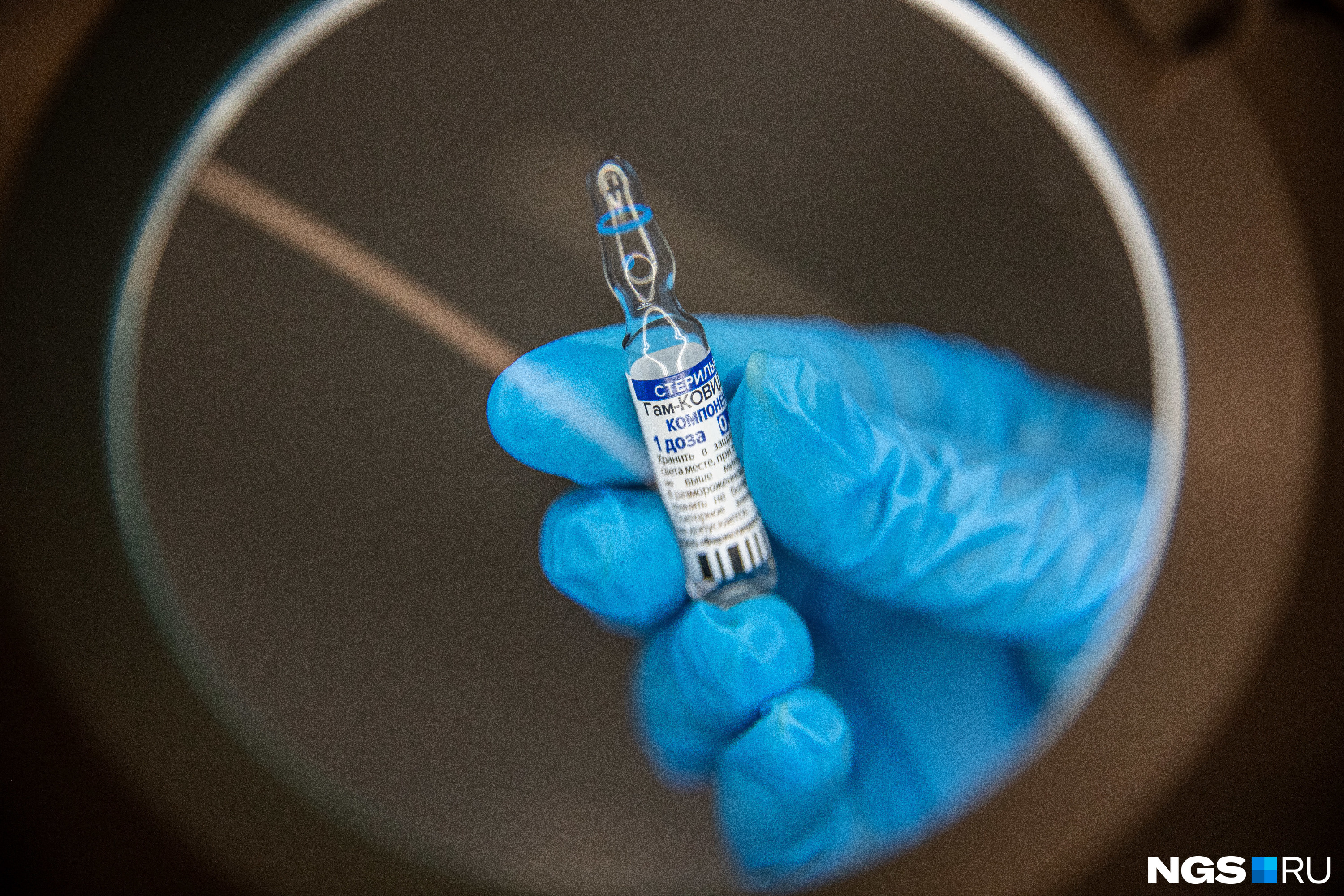 Эксперты опасаются, что индийский штамм более заразен: возможно, вакцинироваться нужно будет ранее, чем через полгода