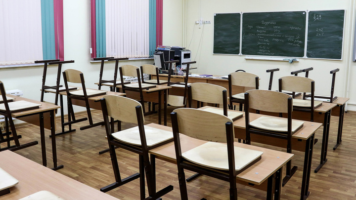 «Вас осталось только к стенке поставить»: учительница из нижегородского лицея напугала детей словами о расстреле