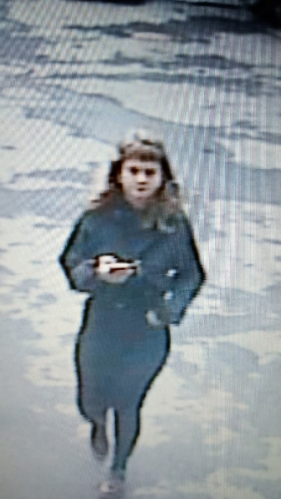 Девушка попала на камеру Девушка попала на камеру