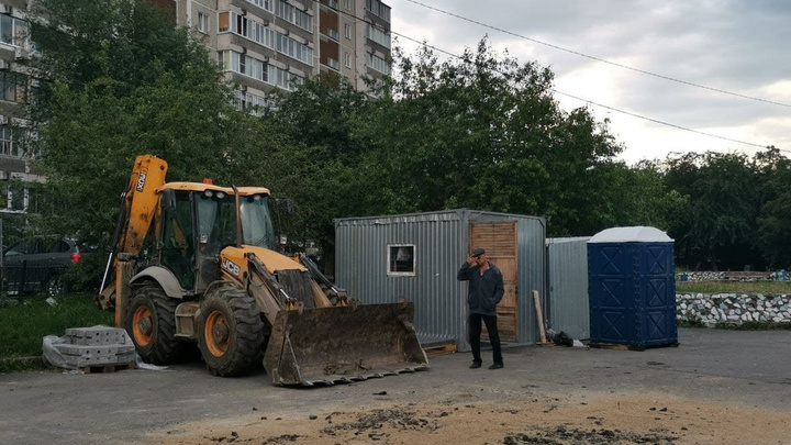 В Екатеринбурге начали ремонт сквера, но жители недовольны проектом и пишут письма губернатору