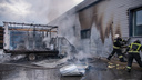 На окраине Архангельска сгорели два грузовика. Спасатели устанавливают причину пожара