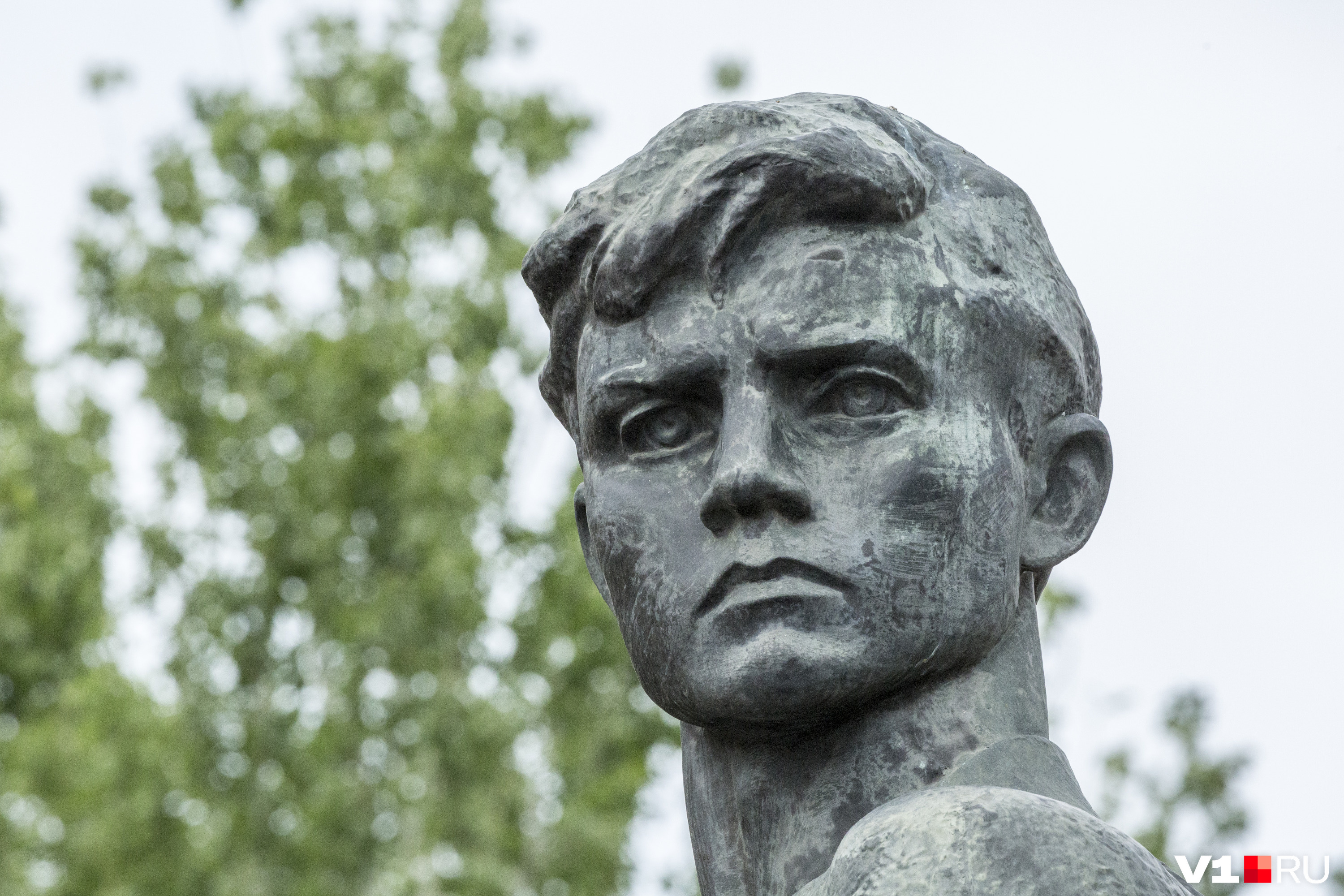 Общественники переживают, что памятник могут почистить "болгаркой"