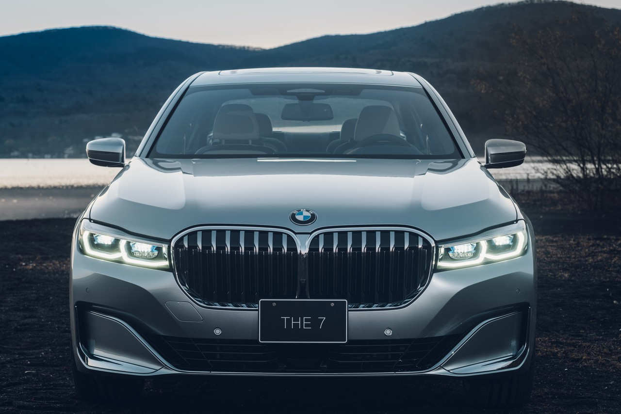 Отвлекаясь от темы кроссоверов — на BMW <nobr class="_">7-й</nobr> серии они смотрятся еще страннее Отвлекаясь от темы кроссоверов — на BMW <nobr class="_">7-й</nobr> серии они смотрятся еще страннее