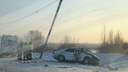 Под Новосибирском «Тойота» врезалась в столб
