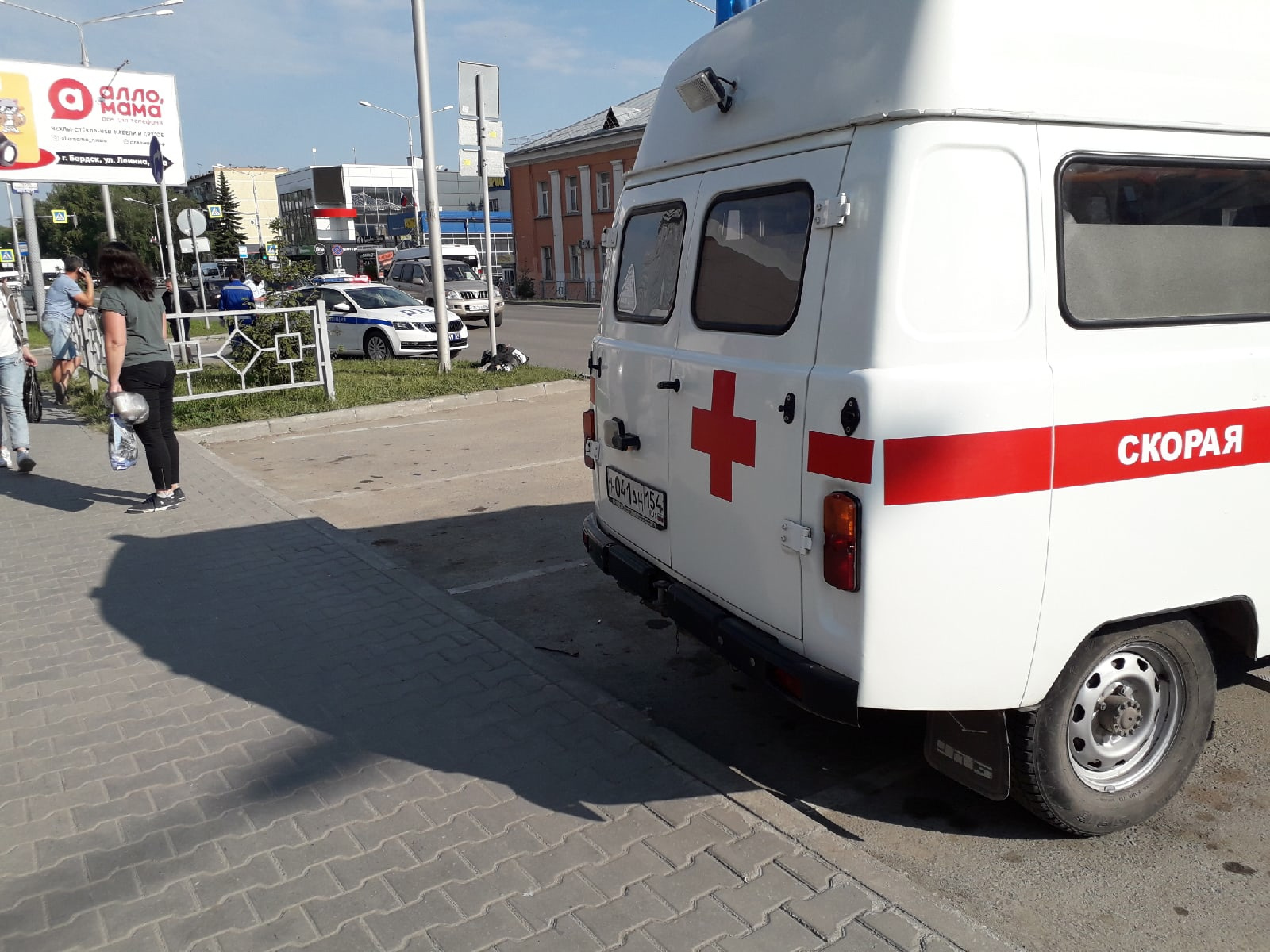 На место выехала скорая помощь На место выехала скорая помощь