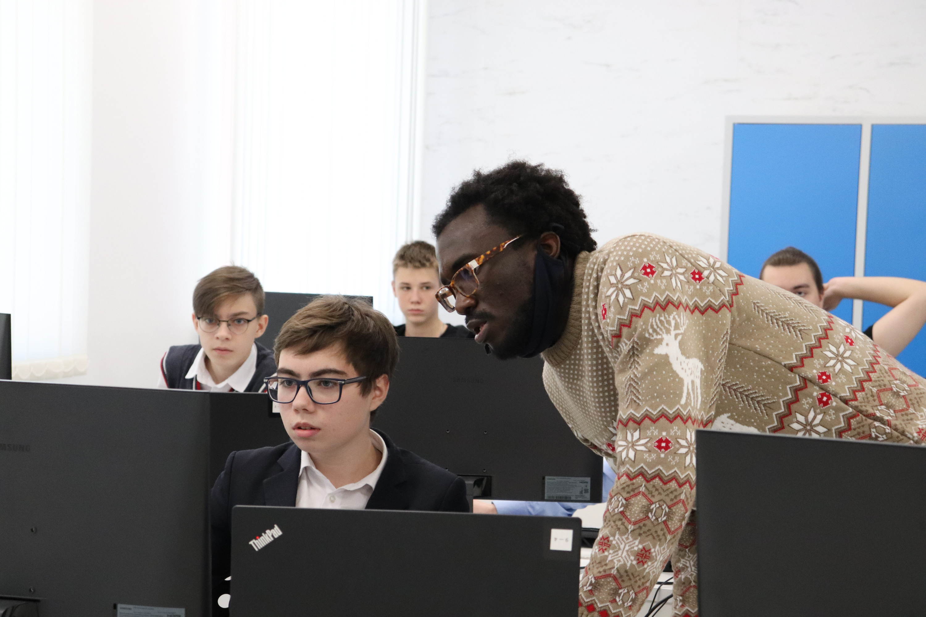 Программирование на Python ведет иностранный преподаватель