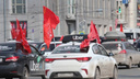 Новосибирских коммунистов оштрафовали после автопробега на <nobr class="_">1 Мая</nobr> с красными флагами