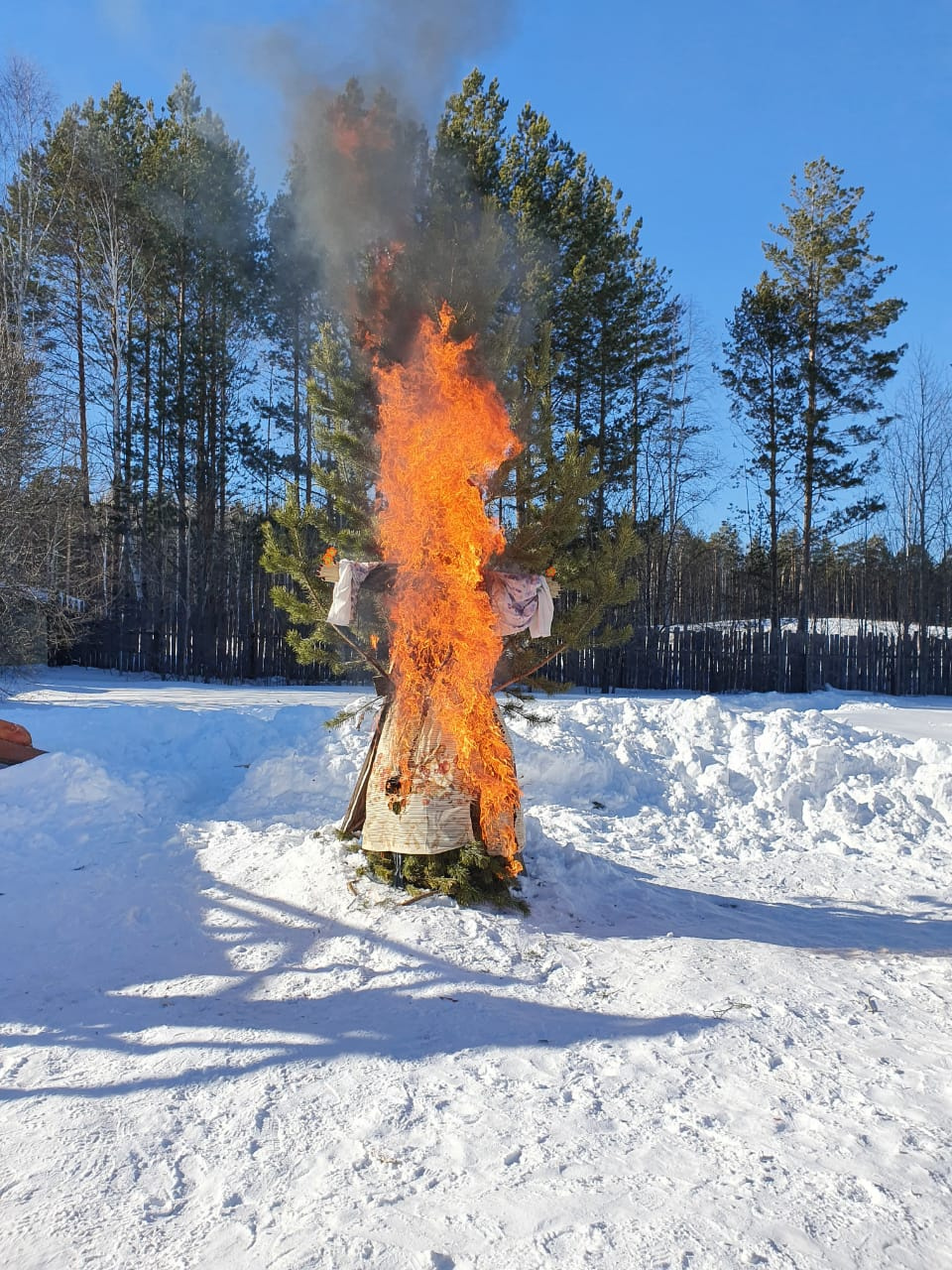 Уральцы прощаются с зимой Уральцы прощаются с зимой